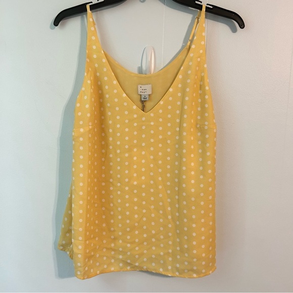 A New Day Gold size small Asymmetrical Sleeveless Camisole yellow/white polkadot - Picture 1 of 5